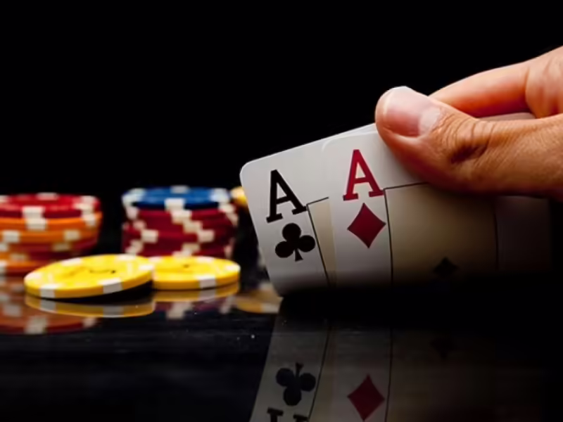 Bộ bài đặc biệt với dấu hiệu nhỏ, công cụ bí mật của cao thủ